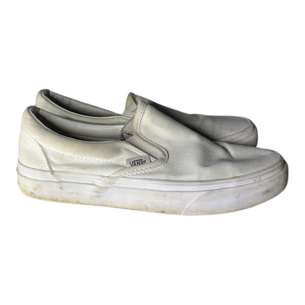 Vans Classic Slip On True White Slip On Sneakers Women’s Size 7 Skater Sneakers